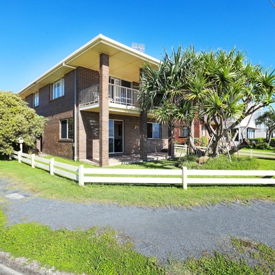 Why this Gold Coast home sold for an eye-watering $14,000 per square metre