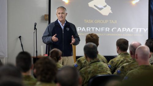 Prime Minister Malcolm Turnbull paid Australian troops in Iraq an unannounced visit. (AAP)