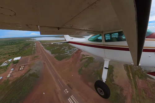 T﻿om Forrest vive nella piccola città di Wyndham nella regione del Kimberly nell'Australia occidentale. 