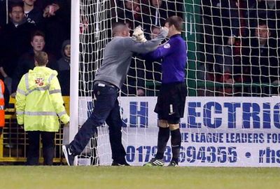 <b>An English football fan is facing a lifetime ban after a vicious attack on a goalkeeper.</b><br/><br/>The spectator targeted Lleyton Orient’s Jamie Jones during a League One match and managed to throw several punches before slow-reacting security guards reacted.<br/><br/>The incident is being investigated by England’s Football Association.<br/><br/>Goalkeeping is one of the toughest jobs in football, but several similar incidents prove it can also be unnecessarily dangerous.