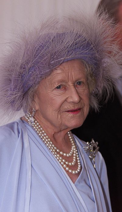 Queen Elizabeth the Queen Mother arrives for the wedding of her grandson Prince Edward and Sophie Rhys-Jones at St George's Chapel in Windsor Castle, June, 1999