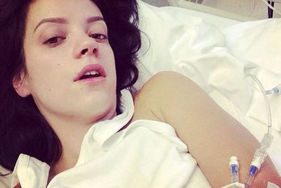 Yep, when we're ill and been hospitaled, our first thought is....SELFIE! Or maybe not. Lily Allen took this snap after her admission for projectile vomiting. Sexy.