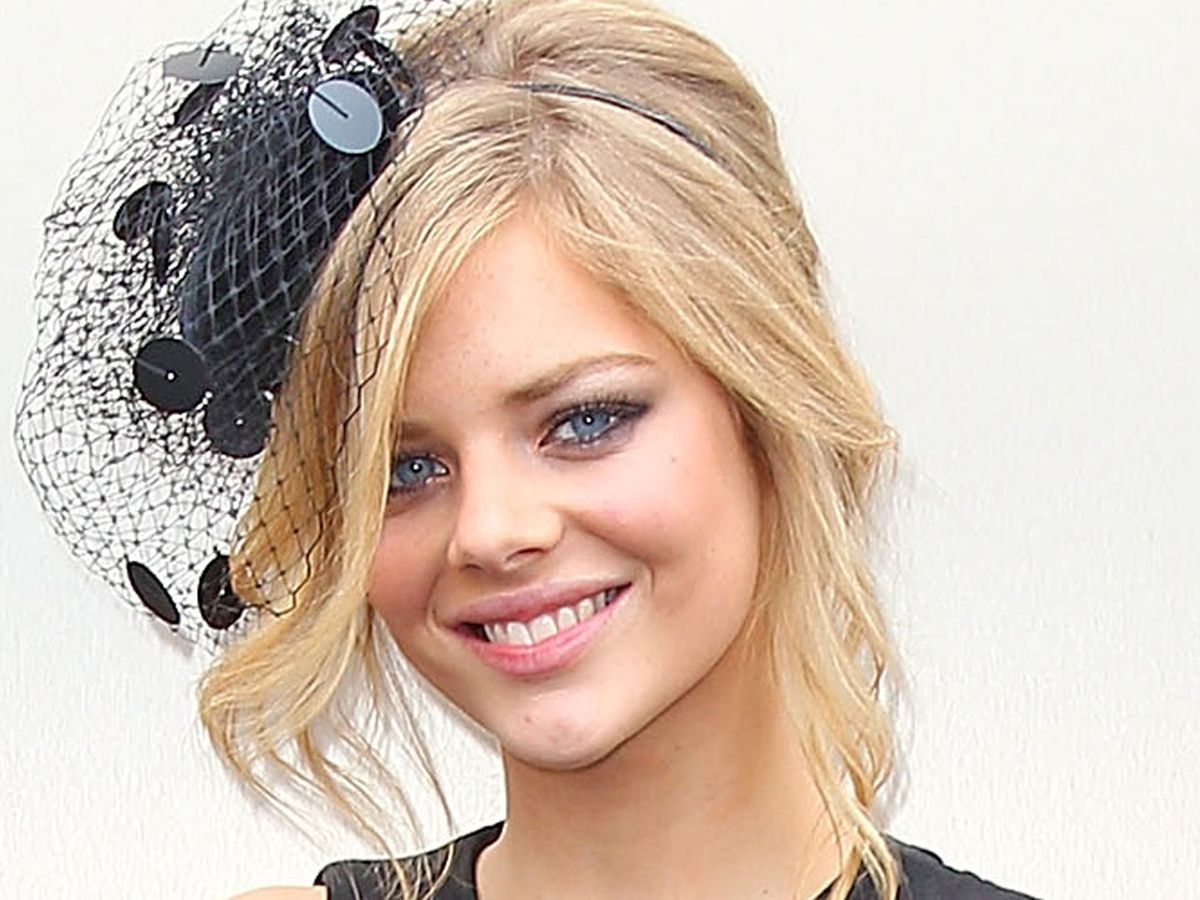 Australian actress Samara Weaving claims leaked nude photos are fake -  9Celebrity