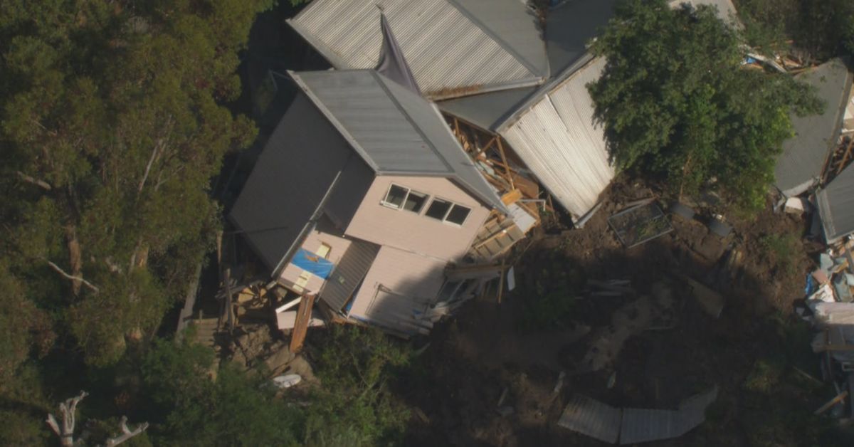 Victoria news House collapses in apparent landslide on the Mornington