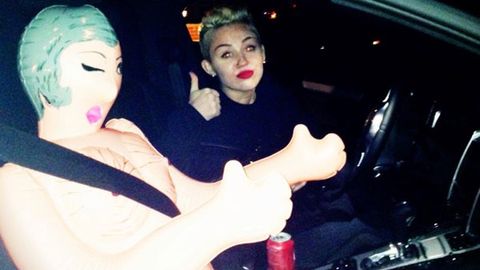 Miley Cyrus Foot Porn - Miley's holiday twit-fest: Blow-up dolls and a Gaga foot fetish - 9Celebrity