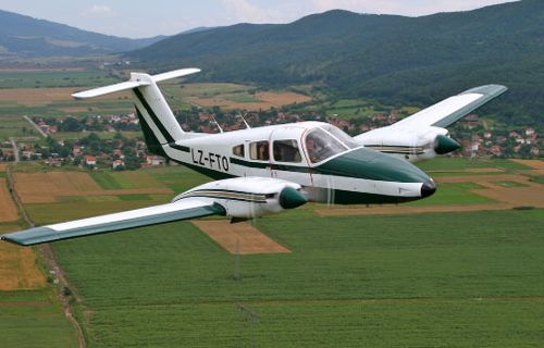 A Piper PA-31 Navajo Chieftain aircraft similar to the one involved in the incident over Tasmania.
