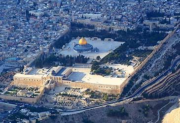 Who is credited with building the First Temple on Jerusalem's Temple Mount?