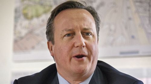 New ISIL beheading video 'desperate stuff', British PM says