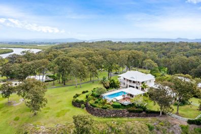 coomera estate where johnny depp severed finger gold coast house amber heard fight