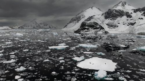  record-breaking heat wave unfolding at what should be the coldest time in Earth's coldest place 