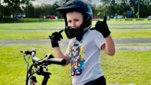 Zeke Hondow, de oito anos, colidiu com outro piloto de bicicleta elétrica e morreu na Sunshine Coast. 