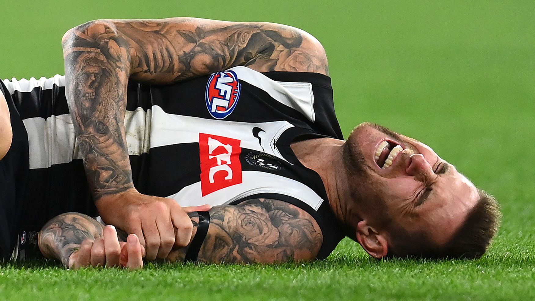 AFL news 2023: Collingwood Magpies v Geelong Cats, Jeremy Howe injury,  broken arm, Tyson Stengle clash