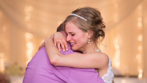 US bride saves a dance for man who saved her from cancer 