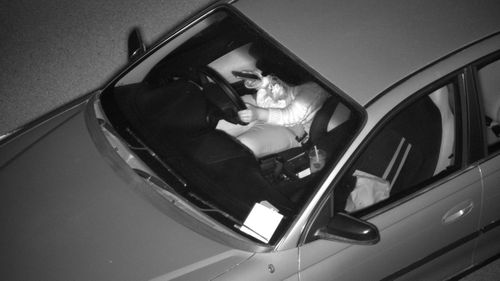 C'era una scappatoia che avrebbe potuto aiutare gli automobilisti del Queensland a evitare una multa se fossero stati sorpresi a usare un telefono cellulare al volante.﻿È qualcosa che le nuove telecamere di rilevamento mobili ad alta tecnologia non sarebbero mai state in grado di dimostrare. Ma ﻿il governo del Queensland ha ora ﻿chiarito le regole stradali sull'uso del telefono cellulare che sono state modificate nel 2021. ﻿