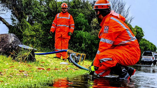 SES volunteers are mopping up after a thunderstorm unleashed over Hobart and state's south-east causing flash flooding. 