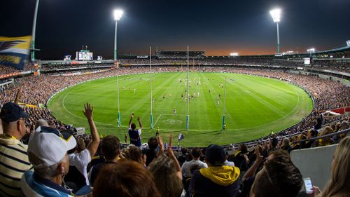 A general view of the round 6 AFL match between the West Coast Eagles and the Fremantle Dockers at Domain Stadium, Perth on April 29, 2017. (AAP)