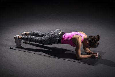 <strong>Plank (30 seconds +)</strong>