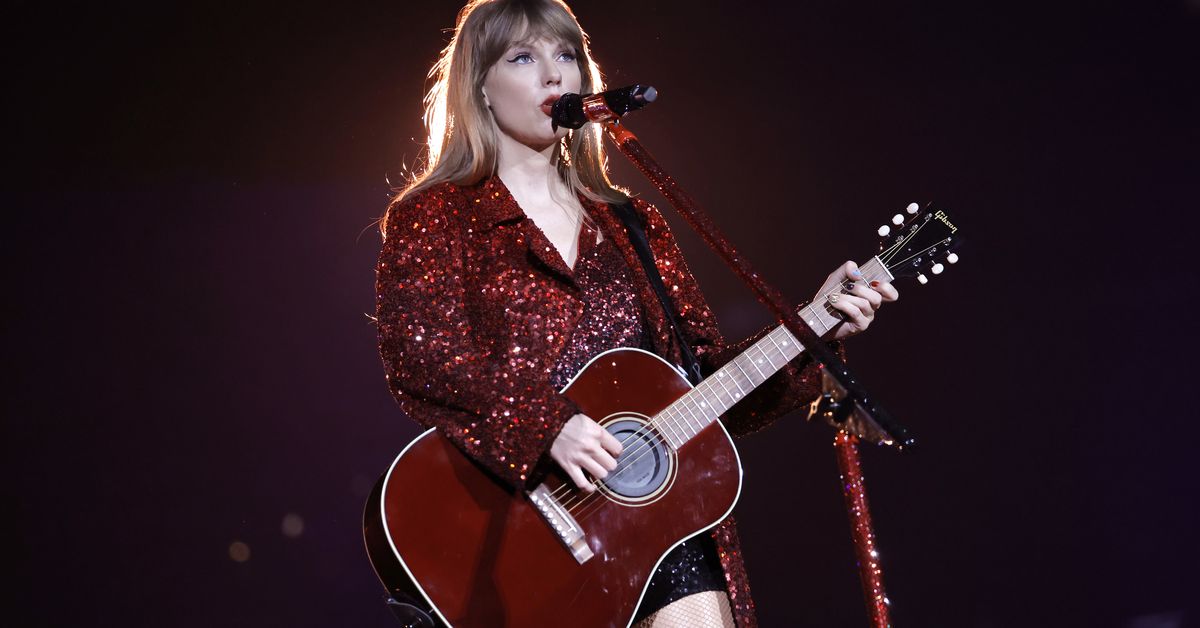 Taylor Swift pauses song to help struggling fan at Madrid Eras tour concert