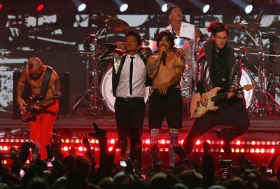 Mars was joined on stage by the Red Hot Chilli Peppers.