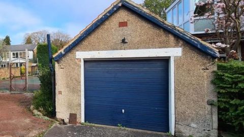 UK Britain real estate property unusual quirky tennis court 