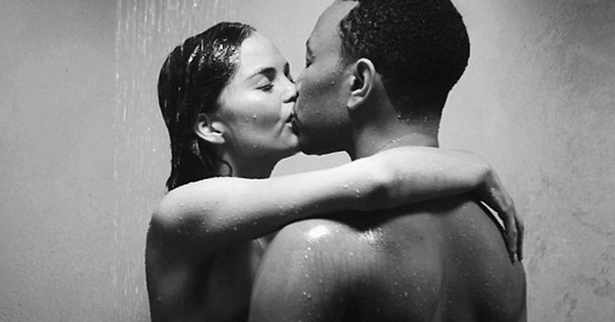 Shower time: i Sports Illustrated/i model Chrissy Teigen goes nude with hus...