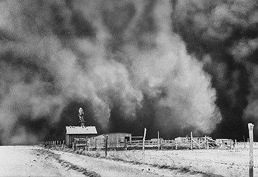 Which US state did the Black Sunday dust storm first strike in 1935?