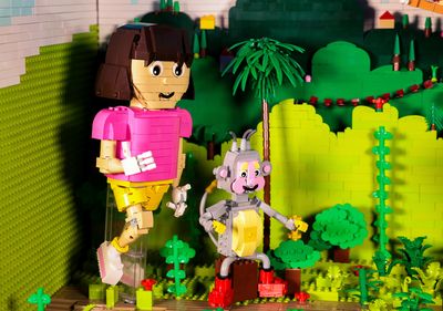 Dora the Explorer | What's on the Box Challenge