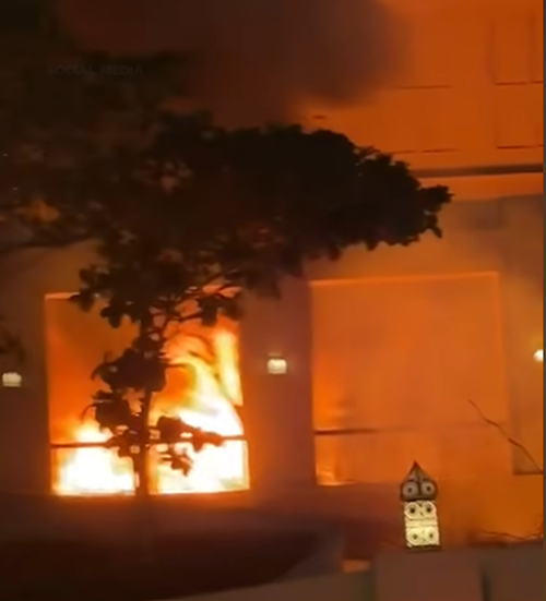 Esplosione di un hotel a Dubai durante un attacco missilistico