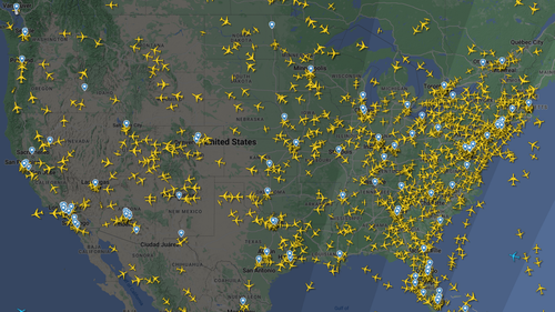Vols à travers les États-Unis bloqués ou retardés en raison d'un problème informatique de la FAA