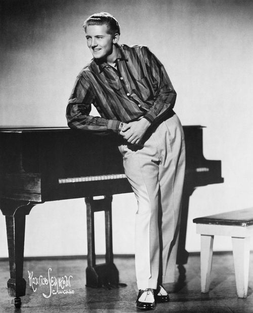Portrait du pianiste et chanteur Jerry Lee Lewis.