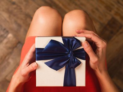 How much should you spend on a wedding gift?