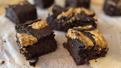 Vegan peanut butter fudgy brownies