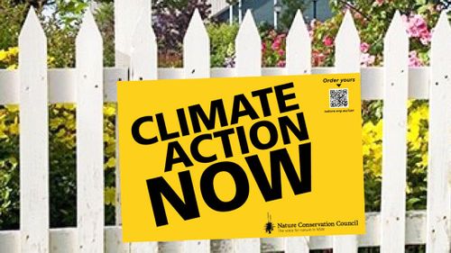 Climate Action Network Australia fabrique les panneaux Climate Action Now, qui sont distribués par diverses organisations. 