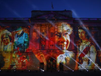 Buckingham Palace special tribute at end of Day 1 of Platinum Jubilee celebrations