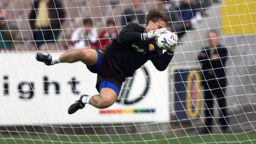 Bosnich at Manchester United training in 1999. (AAP)