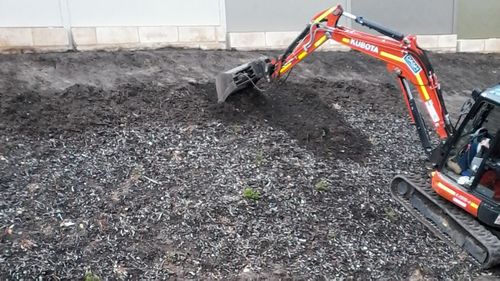 Contaminated mulch sparks asbestos fears in Perth suburb