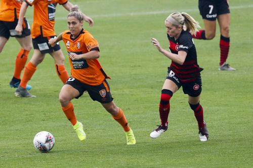 Katrina Gorry jouant pour Brisbane Roar le 12 janvier 2021 lors de la neuvième manche du match de la W-League contre les Western Sydney Wanderers.