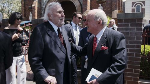 O ex-locutor Alan Jones prestou homenagem à lenda rival do rádio John Laws, dizendo que nunca houve animosidade entre eles, apenas 