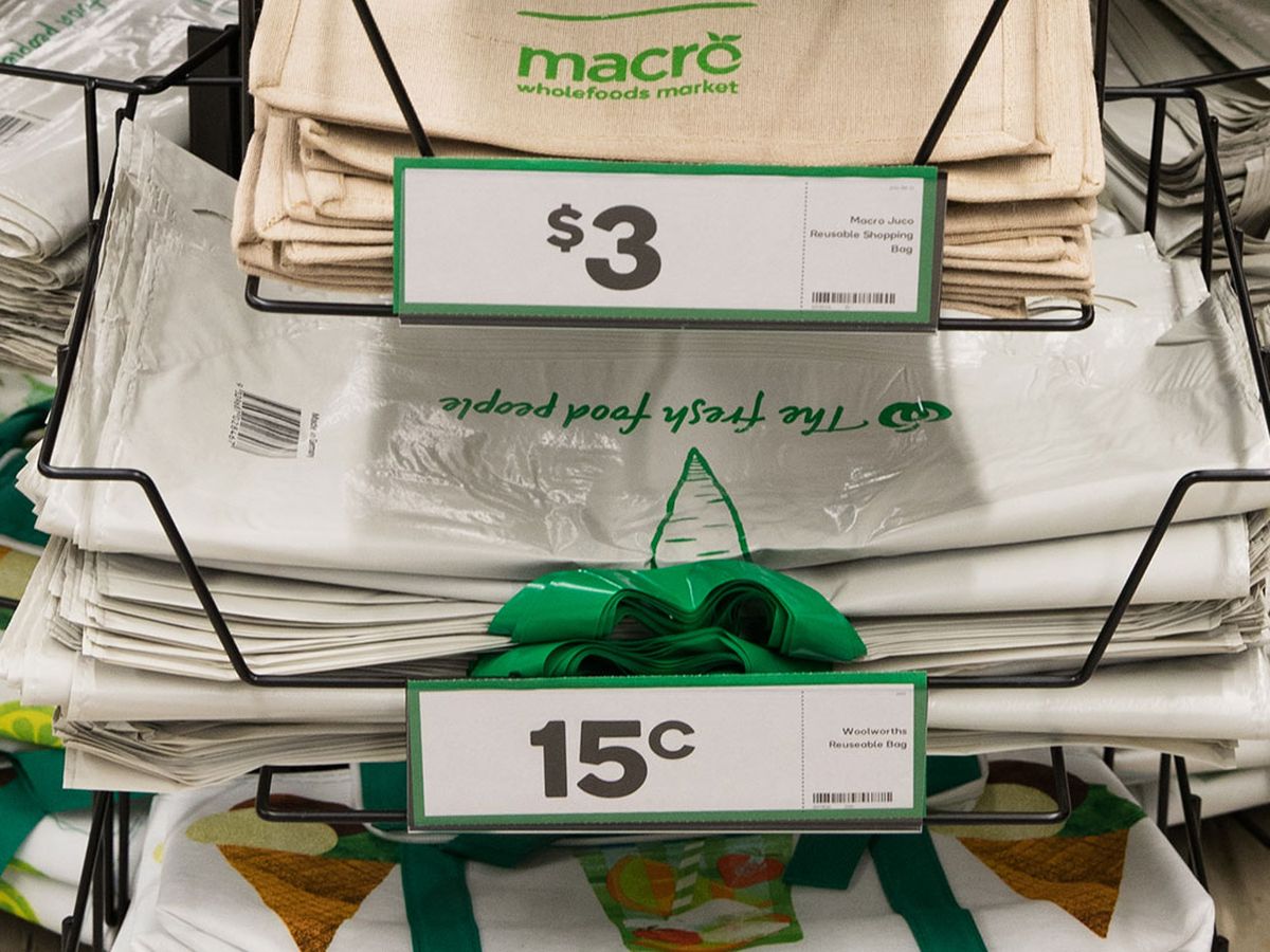 Woolworths, Coles plastic bag ban: Amazing hack for storing bags