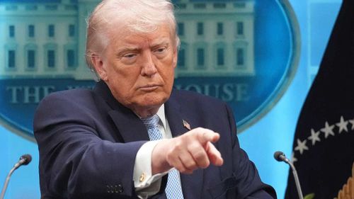 Ci sono crescenti pressioni per rimuovere Donald Trump dall’incarico.