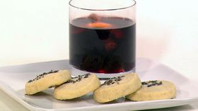 Mulled wine and Lavender scented shortbread