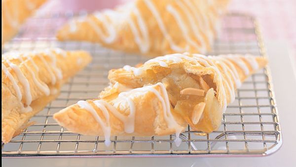 Apple turnovers with icing