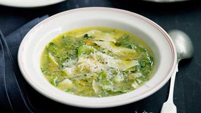 Torn pasta soup (malfattini in brodo)