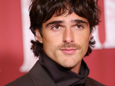 Jacob Elordi attends the "Hurlevent" Photocall at Le Grand Rex on February 02, 2026 in Paris, France.