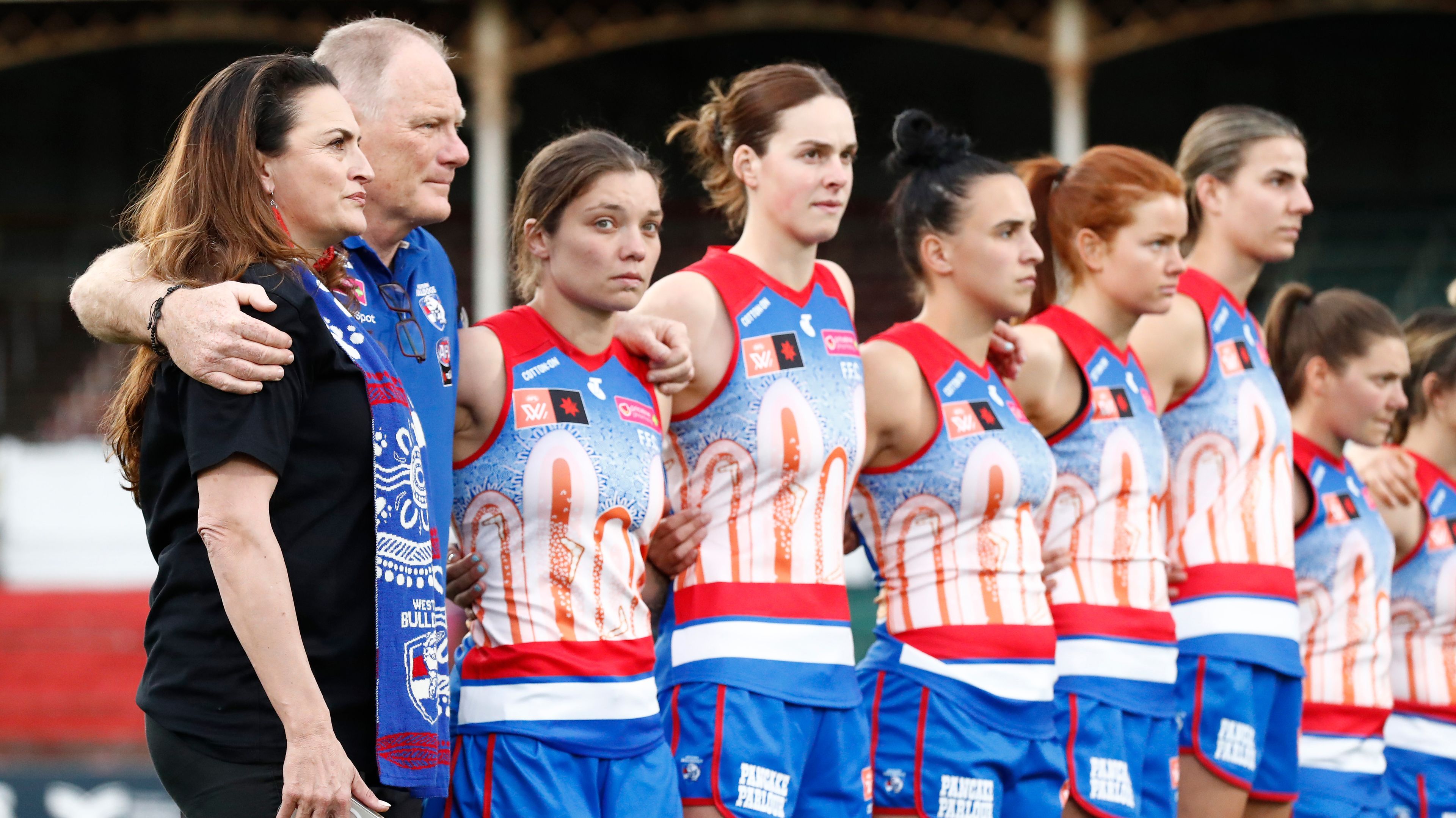 Western Bulldogs players line up before the round three AFLW match between the Western Bulldogs and the Fremantle Dockers at Ikon Park on September 09, 2022 in Melbourne, Australia. (Photo by Darrian Traynor/Getty Images)