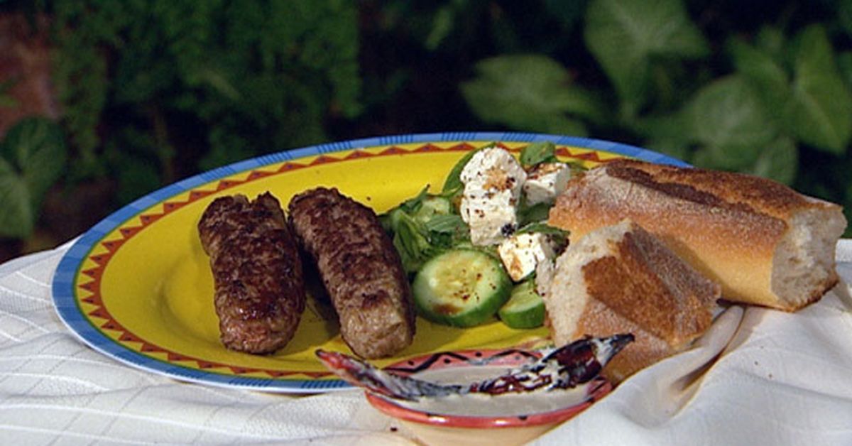 Macedonian chevapi and garlic dip - 9Kitchen