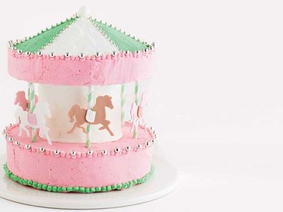 Recipe: <a href="http://kitchen.nine.com.au/2017/10/06/10/17/the-galloping-carousel-birthday-cake" target="_top">The galloping carousel birthday cake</a>