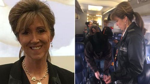 Tammie Jo Shultz was applauded after landing the plane in Philadelphia. On the right she is pictured speaking to passengers getting off the plane. (Supplied/Facebook.
