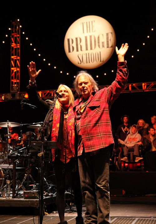 The pair performing at a benefit for The Bridge School, which educates children with severe speech and physical impairments. (AAP)