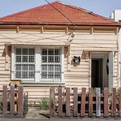 Buyer scores house with adrenalin junkie feature for under $1 million